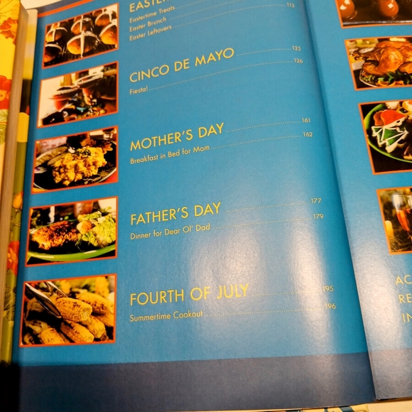 PIONEER WOMAN Cooks - A YEAR OF HOLIDAYS 140 Step by Step Recipes By Ree Drumond - Picture 8 of 12